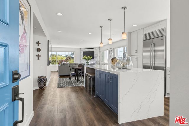 708 Island View Circle photo 3