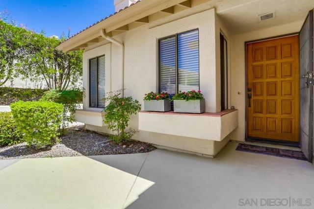 12894 Corte Arauco, San Diego CA: https://media.crmls.org/mediaz/394b3711-c770-4bbd-9799-e4f600c355e9.jpg