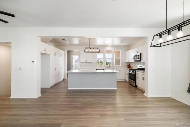 5241 Rockfish Lane, San Diego CA: https://media.crmls.org/mediaz/394ba601-9ce9-40df-a346-cd09e7df74df.jpg