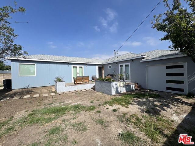 5524 W 122nd Street, Hawthorne CA: https://media.crmls.org/mediaz/394ca3c1-1141-48c3-8cdb-c1693df74ff8.jpg