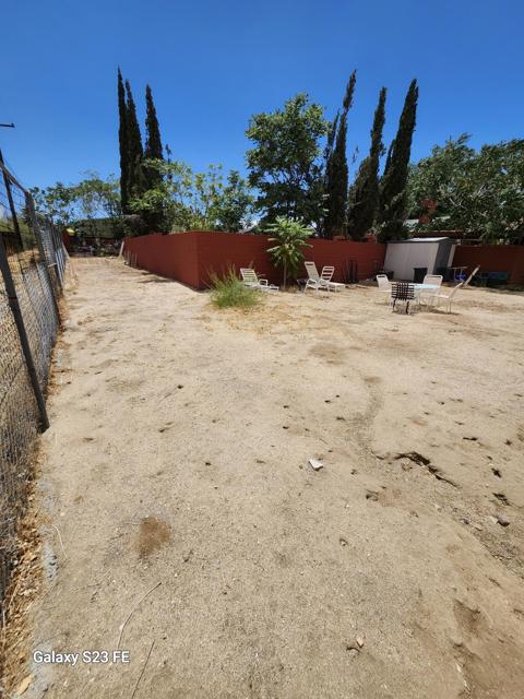 7585 Joshua Lane, Yucca Valley CA: https://media.crmls.org/mediaz/394ce0d2-303f-4443-9f7c-bbdb07448c52.jpg