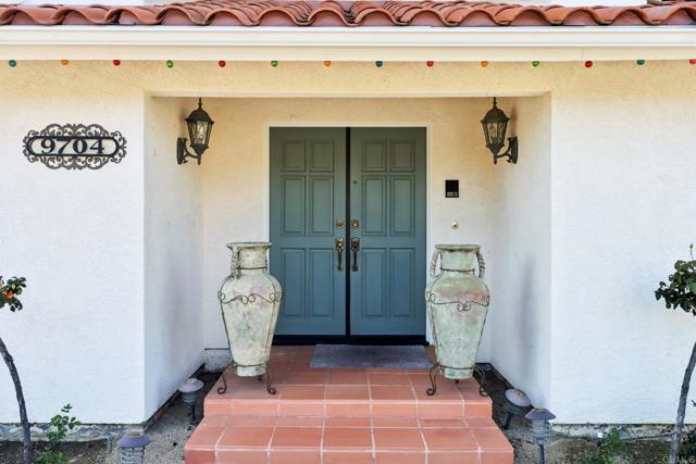 9704 Indian Creek Way, Escondido CA: https://media.crmls.org/mediaz/394d1991-f1d6-4464-b564-3e796af53828.jpg