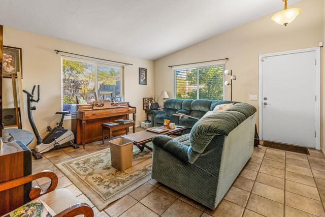 Detail Gallery Image 5 of 27 For 758 S 65th St, San Diego,  CA 92114 - 4 Beds | 2 Baths