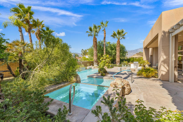 12 Boulder Lane, Rancho Mirage CA: https://media.crmls.org/mediaz/394e8ba3-3056-4486-913a-c03bea8aec9d.jpg