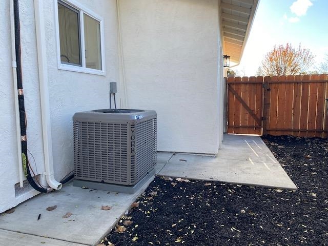 Image 30 of 44 For 1832 Elkwood Dr