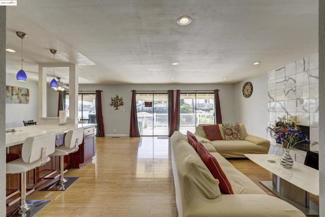 5106 Cabrillo Pt, Discovery Bay CA: https://media.crmls.org/mediaz/394eb569-c610-4362-b0e3-71a230b5fc90.jpg