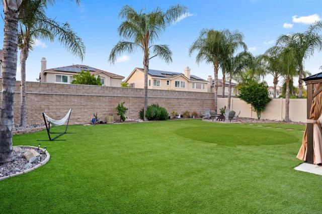 29330 Wrangler Dr, Murrieta CA: https://media.crmls.org/mediaz/394eeb62-913b-44ee-bfc7-473496268043.jpg