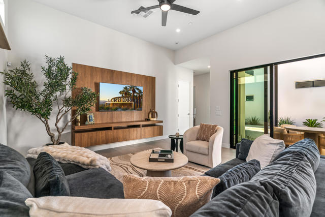 1346 Bacall Way, Palm Springs CA: https://media.crmls.org/mediaz/394f29a8-0f9d-4e1c-8c48-b1cc3b6c5fc5.jpg