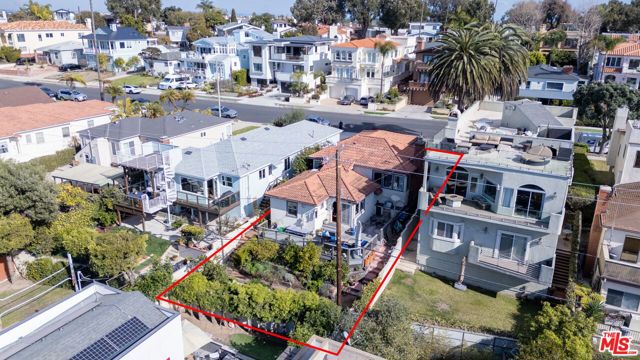 537 Helberta Avenue, Redondo Beach, California 90277, 2 Bedrooms Bedrooms, ,1 BathroomBathrooms,Residential,For Sale,Helberta,25492609