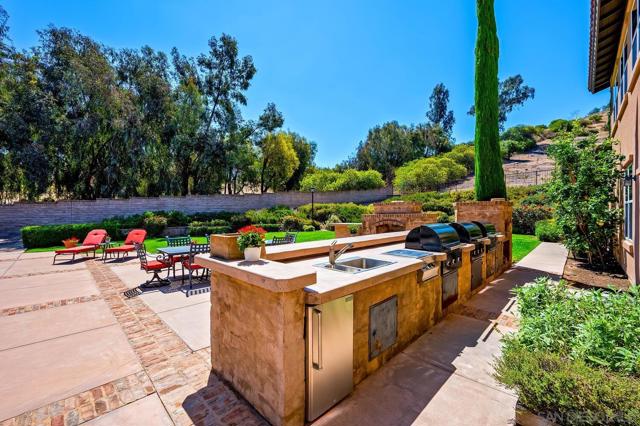 1272 Chateau Montelena, Bonsall CA: https://media.crmls.org/mediaz/394fb31c-5855-474d-8a86-d34b6fb014a6.jpg