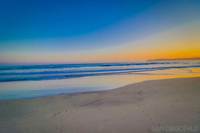 1720 Avenida Del Mundo, Coronado CA: https://media.crmls.org/mediaz/394fbd5f-04b8-4bee-aa9c-987276b23f28.jpg