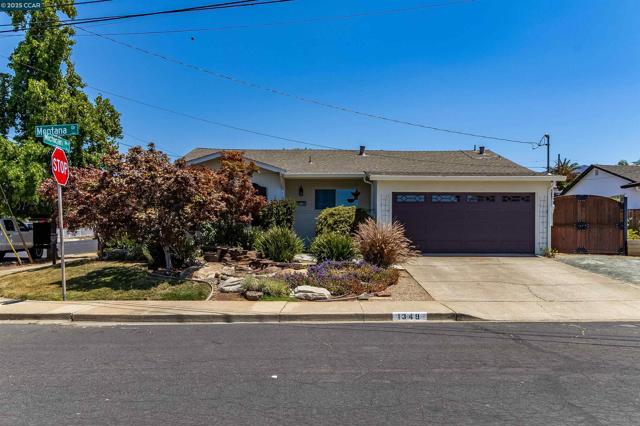 1349 Montana Dr, Concord CA: https://media.crmls.org/mediaz/394fccb3-361d-47b4-b784-5b2f6669d12f.jpg