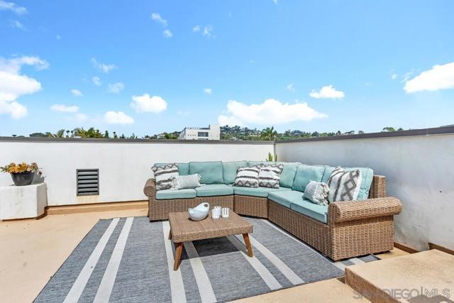 726 Silver Street, La Jolla CA: https://media.crmls.org/mediaz/39502b51-8366-408f-ae19-eaaa1c63afbd.jpg