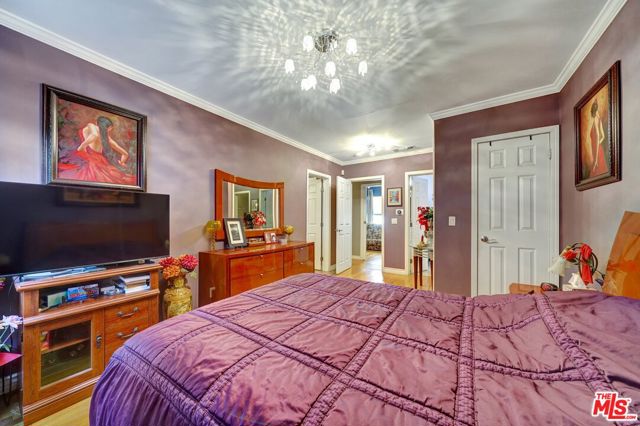 844 N Poinsettia Place, Los Angeles CA: https://media.crmls.org/mediaz/395042e4-db0e-4329-813f-cca31883b4f4.jpg