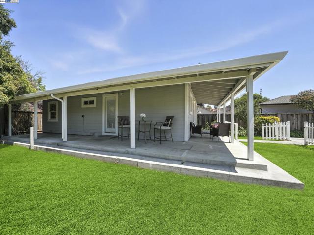 80 Pickford Ave, San Jose CA: https://media.crmls.org/mediaz/3950607a-23ec-404b-b12a-41f7f03105e6.jpg