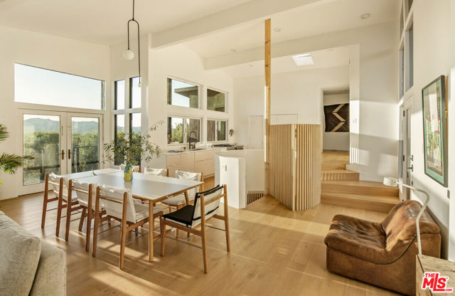21960 Cereza Way, Topanga CA: https://media.crmls.org/mediaz/3950ed8d-1266-488b-834f-e20ff6e574fa.jpg