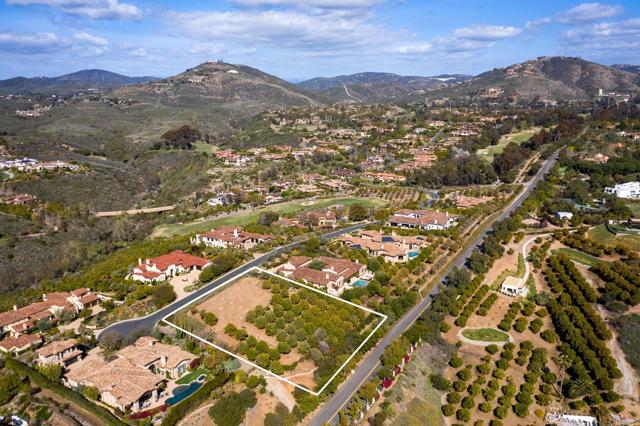 6241 Strada Fragante, Rancho Santa Fe CA: https://media.crmls.org/mediaz/3950f0cd-a8f0-4b13-983c-9ce481c761e0.jpg