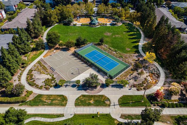 4165 Cortina Ct, Pleasanton CA: https://media.crmls.org/mediaz/3950fba5-b8a8-4b37-8ae3-a0535ccde801.jpg