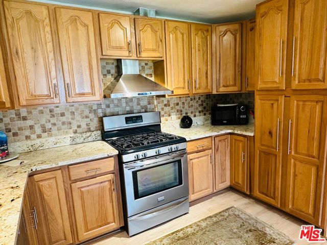 425 S Paseo Laredo, Cathedral City CA: https://media.crmls.org/mediaz/39510d54-6d7a-424c-8f7d-75b9d0decbcb.jpg
