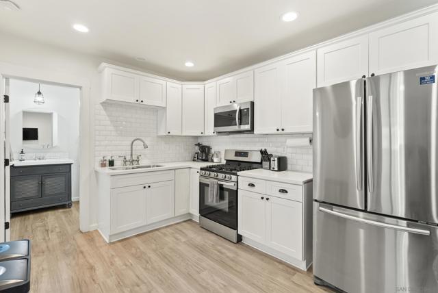 4066 Cherokee Ave, San Diego CA: https://media.crmls.org/mediaz/3951a653-f660-4a72-8a1f-16541dc4aae7.jpg