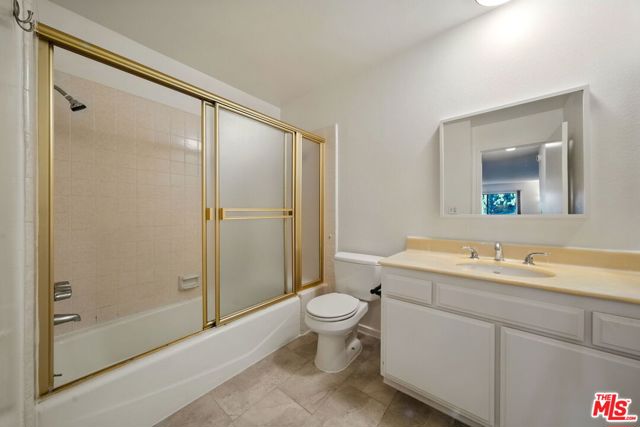 1800 Colby Avenue, Los Angeles CA: https://media.crmls.org/mediaz/39520ad5-839b-48a7-aaf7-f70ed7f37d1c.jpg