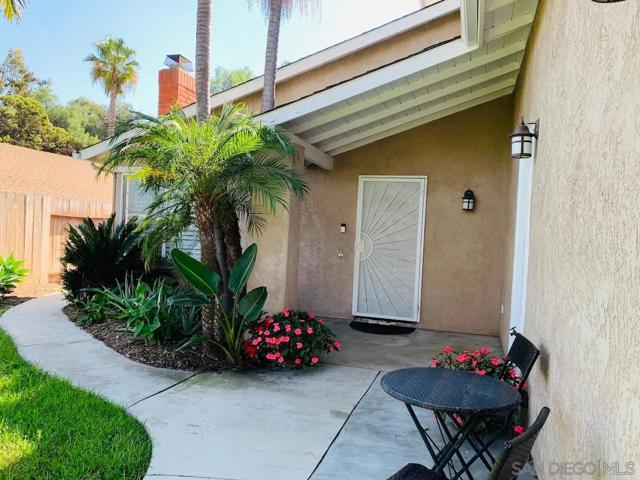 4435 Summer Dr, Oceanside CA: https://media.crmls.org/mediaz/39524cd2-d4b5-4556-a3a3-93a6997f98ea.jpg