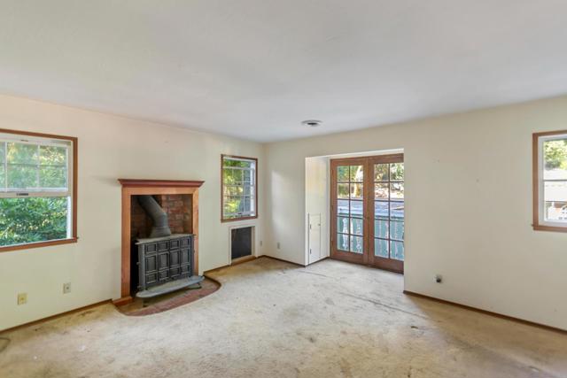 22370 Old Santa Cruz Highway, Los Gatos CA: https://media.crmls.org/mediaz/39531f49-24a9-423b-80d6-f97bfd9d2e0d.jpg