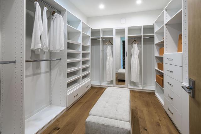 45 Calaveras Court, Hillsborough CA: https://media.crmls.org/mediaz/39536a31-002f-48ef-b2e9-5d6b17a38900.jpg