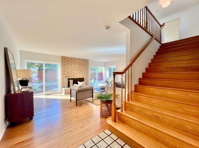 665 Towle Way, Palo Alto CA: https://media.crmls.org/mediaz/3953d8e5-9bb8-4734-b325-0911dd0333ca.jpg
