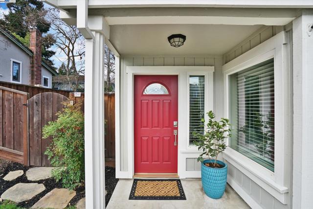 30 San Vicente Ct, Danville CA: https://media.crmls.org/mediaz/39545cb4-0296-43c5-b931-201acc4abb4a.jpg