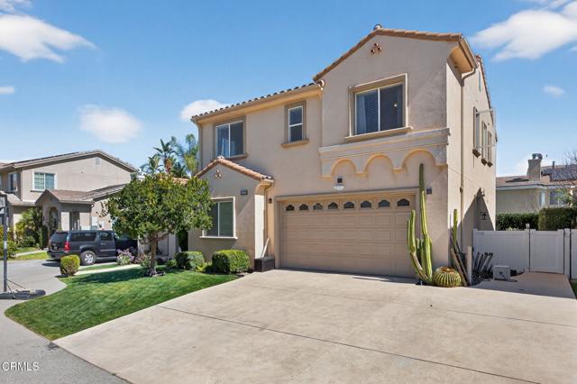 Detail Gallery Image 2 of 42 For 8514 Morningstar Ln, Canoga Park,  CA 91304 - 4 Beds | 4 Baths