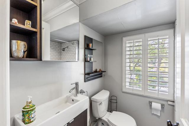 401 Hillsborough Boulevard, Hillsborough CA: https://media.crmls.org/mediaz/39547f4e-725f-433b-9779-fbbd4037ee3e.jpg