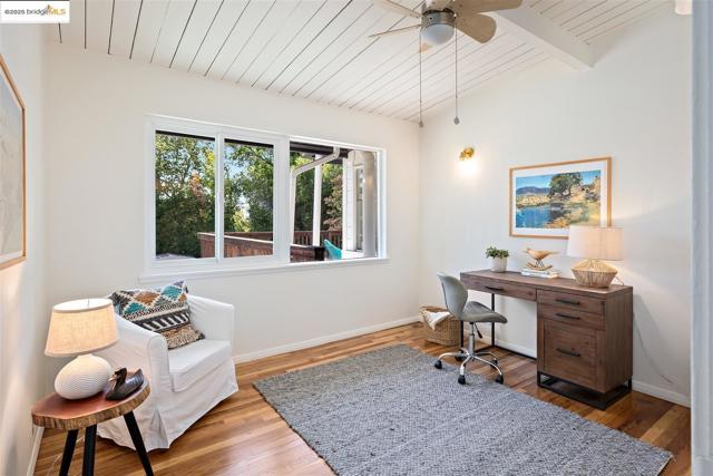 2871 Stephen Dr, Richmond CA: https://media.crmls.org/mediaz/3954d2da-1b73-4ef1-aed2-74a5253a79e3.jpg
