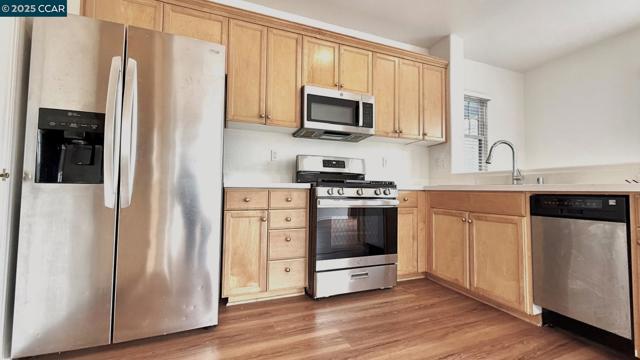 1136 TARAYA TERR - UNIT B, Hercules CA: https://media.crmls.org/mediaz/3954e68c-2986-4ad4-bc84-d4e54d9d55f3.jpg