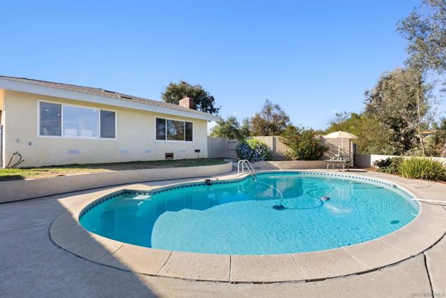25311 Jesmond Dene Road, Escondido CA: https://media.crmls.org/mediaz/39550fae-e038-4ede-bf62-4f61530b5303.jpg