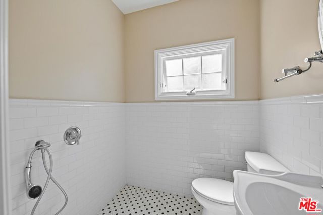 1238 S Bonnie Brae Street, Los Angeles CA: https://media.crmls.org/mediaz/39554883-528b-4b8a-9e2f-38b8023e0b71.jpg