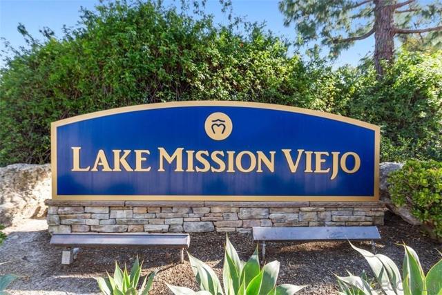 22642 Via Santiago, Mission Viejo CA: https://media.crmls.org/mediaz/39554901-0248-49d1-8f72-c8188fde7792.jpg