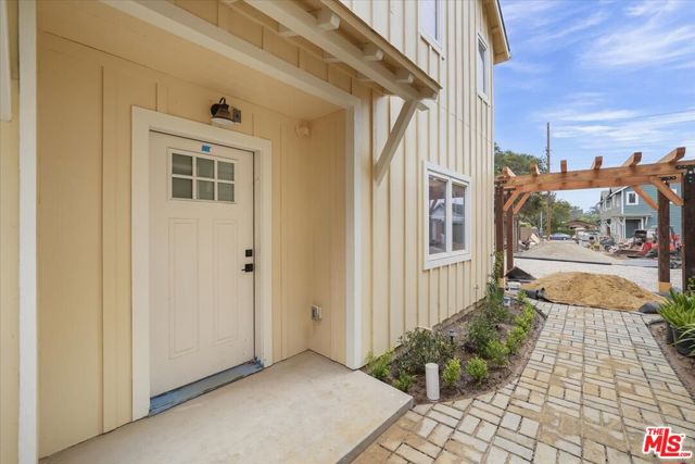 1317 Punta Gorda, Santa Barbara CA: https://media.crmls.org/mediaz/3955799c-fc1b-4cdb-befc-f44a97547f14.jpg