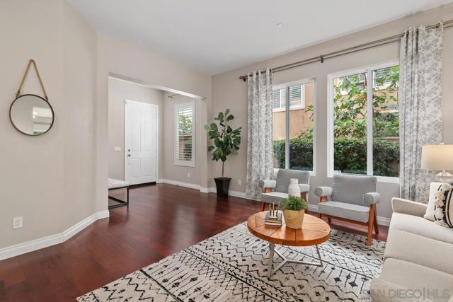 10518 Monterey Ridge Dr, San Diego CA: https://media.crmls.org/mediaz/39559e24-d0a7-46a4-acfa-3e07111f9408.jpg