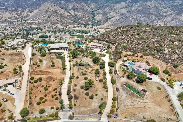 15068 Creek Hills Rd, El Cajon CA: https://media.crmls.org/mediaz/39567830-218c-47a3-a5b6-7a82ccb3857c.jpg