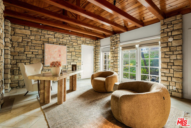 9996 Sunset Boulevard, Beverly Hills CA: https://media.crmls.org/mediaz/39576ef2-600f-4d83-90d9-32b8d6fb9588.jpg