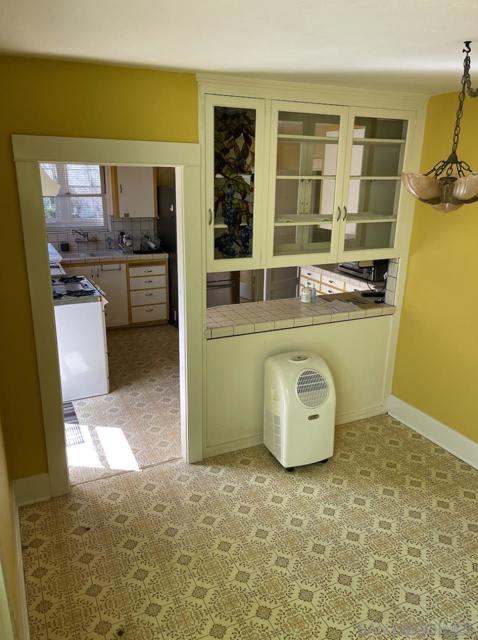 270 Madrona Street, Chula Vista CA: https://media.crmls.org/mediaz/395858ff-94d3-42dd-b82e-a4900e24a024.jpg