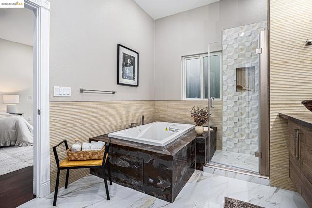 130 Arbor View Ln, Lafayette CA: https://media.crmls.org/mediaz/395889c4-1b31-4849-86e7-0cd934e55828.jpg