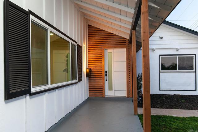 6802 MAURY DR, San Diego CA: https://media.crmls.org/mediaz/3958b661-2685-49ac-8eea-fa6109f39122.jpg