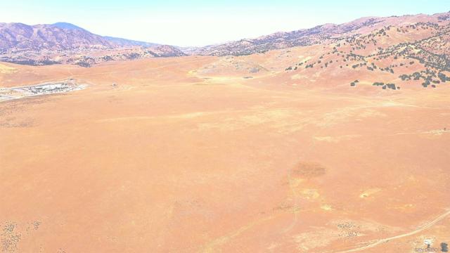 0 N of Challenger and Hwy 58, Tehachapi CA: https://media.crmls.org/mediaz/39590192-ae66-4326-8f40-06df8c395679.jpg