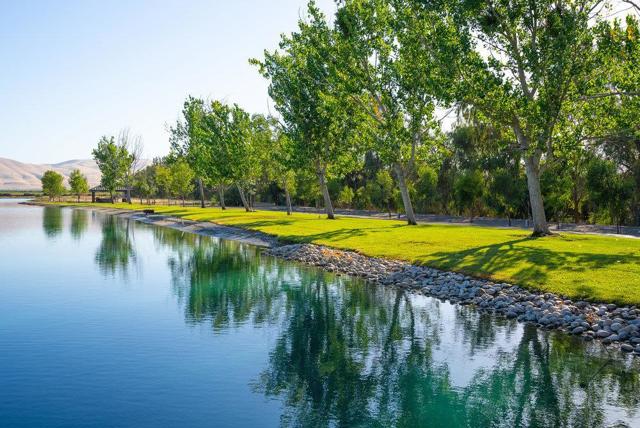 10037 Ca-33, Patterson CA: https://media.crmls.org/mediaz/39594640-e4a5-4f4d-9e94-d22596960525.jpg