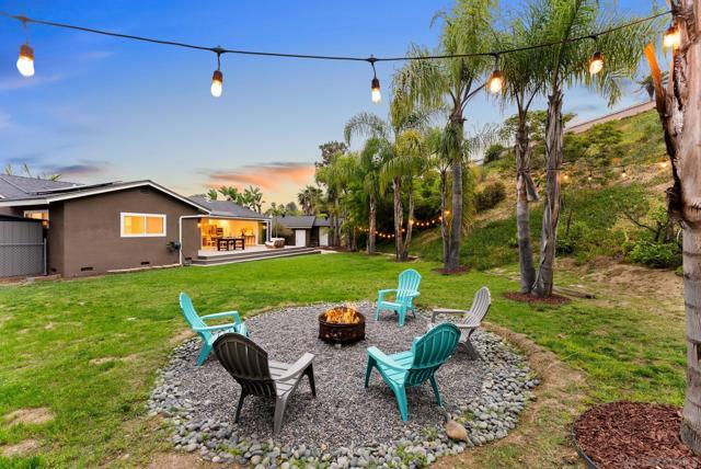 4840 Penrose Ct, San Diego CA: https://media.crmls.org/mediaz/39596273-f7cc-439c-98f7-84e748855466.jpg