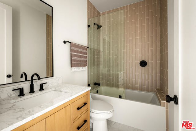 11840 Juniette Street, Culver City CA: https://media.crmls.org/mediaz/39596ac7-6d39-4c2b-8879-c49ee45d7a3b.jpg