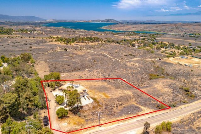 20329 Luchs Rd, Perris CA: https://media.crmls.org/mediaz/3959e398-793a-4e59-b287-a27b35ee1459.jpg
