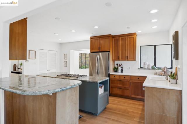 1127 Hillview RD, Berkeley CA: https://media.crmls.org/mediaz/395a55af-1d80-4edb-bec8-4d6151ee502b.jpg